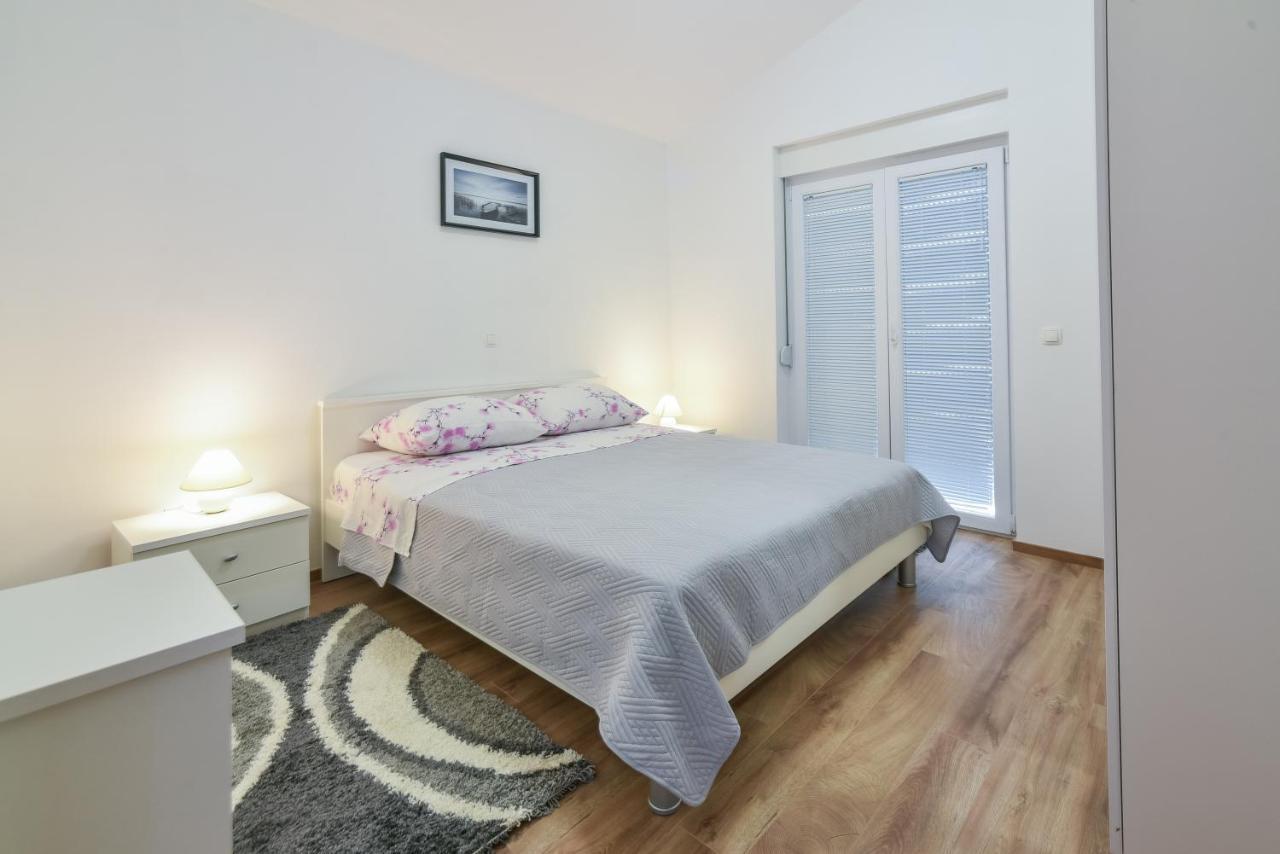 Apartments Sandrina Врси Экстерьер фото